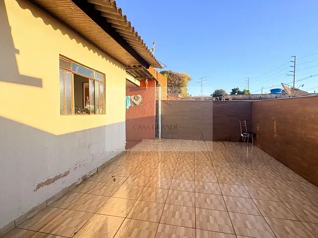 Casa com 163m² 2 quartos e 1 banheiro, à venda, no bairro JardimMonte Carlo em Rolândia