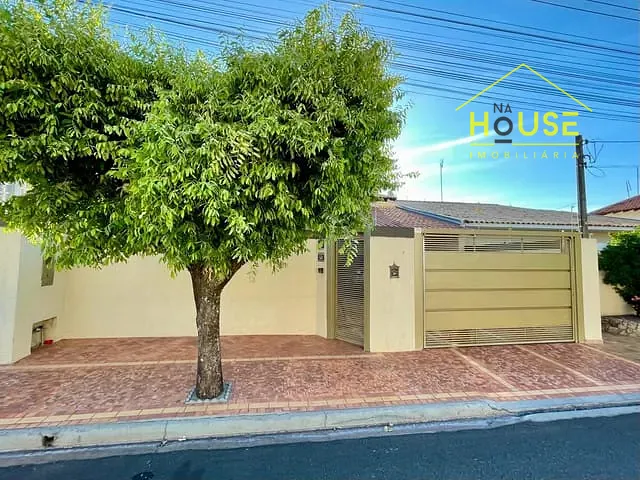 Casa com 521m² 3 quartos e 3 banheiros, à venda, no bairro Chácara Aviação em Votuporanga