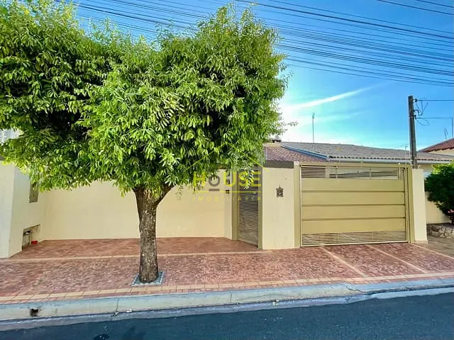 Casa com 521m² 3 quartos e 3 banheiros, à venda, no bairro Chácara Aviação em Votuporanga
