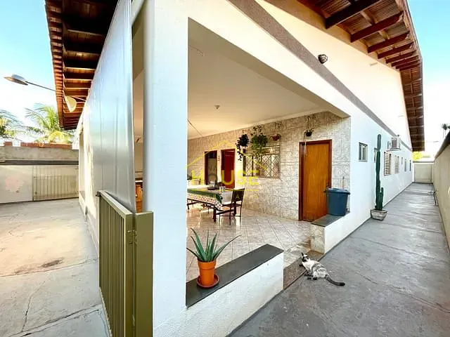 Casa com 521m² 3 quartos e 3 banheiros, à venda, no bairro Chácara Aviação em Votuporanga