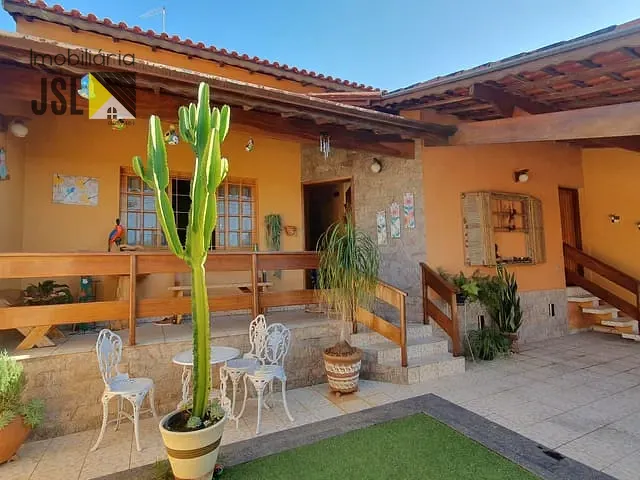 Casa com 250m² 3 quartos e 2 banheiros, à venda, no bairro Jardim Maria Cândida em Caçapava