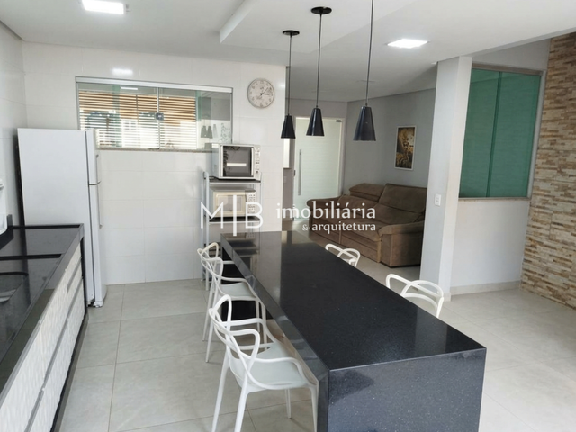Casa 3 quartos e 4 banheiros, à venda, no bairro Vila Minalda em Cataguases