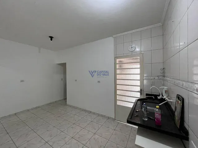 Casa 2 quartos e 2 banheiros, à venda, no bairro Residencial União em São José dos Campos