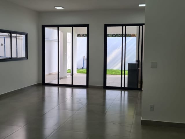 Casa com 318m² 3 quartos e 3 banheiros, à venda, no bairro Guedes em Tremembé