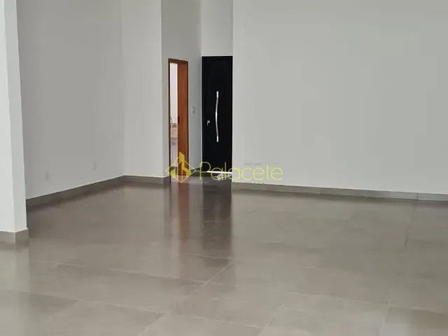 Casa com 318m² 3 quartos e 3 banheiros, à venda, no bairro Guedes em Tremembé