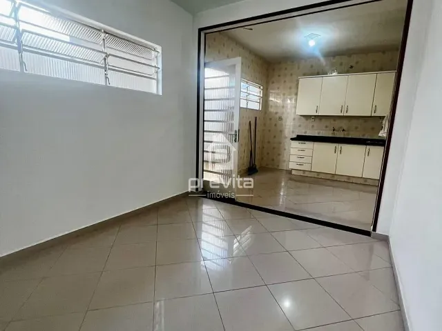 Casa 3 quartos e 1 banheiro, à venda ou para alugar, no bairro Jardim Independência em Taubaté