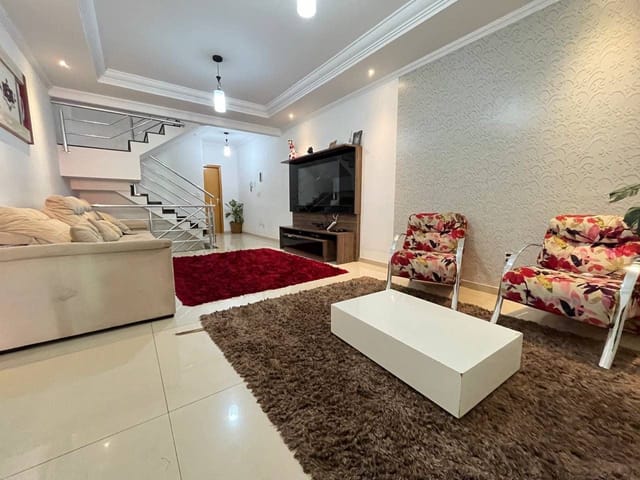 Casa com 222m² 4 quartos e 4 banheiros, à venda, no bairro Parque Xangri-Lá em Contagem
