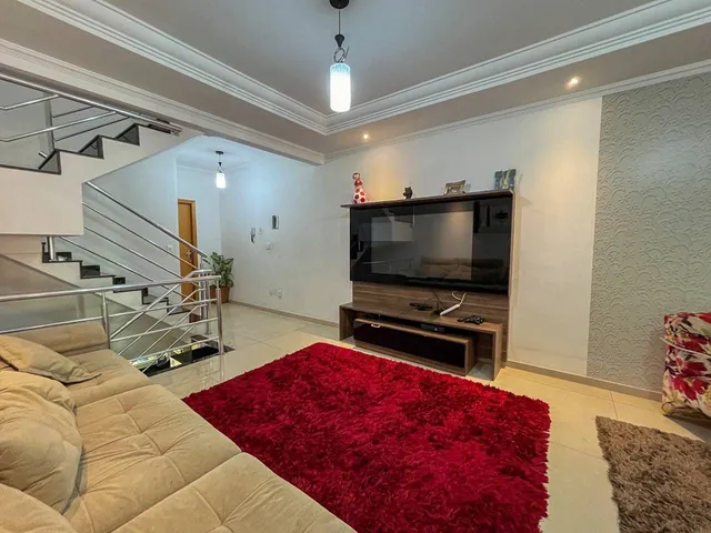 Casa com 222m² 4 quartos e 4 banheiros, à venda, no bairro Parque Xangri-Lá em Contagem