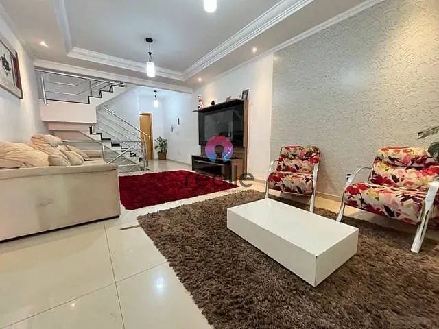Casa com 222m² 4 quartos e 4 banheiros, à venda, no bairro Parque Xangri-Lá em Contagem
