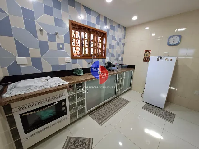 Casa com 1m² 5 quartos e 3 banheiros, à venda ou para alugar, no bairro Cantagalo em Guapimirim