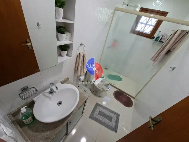 Casa com 1m² 5 quartos e 3 banheiros, à venda ou para alugar, no bairro Cantagalo em Guapimirim