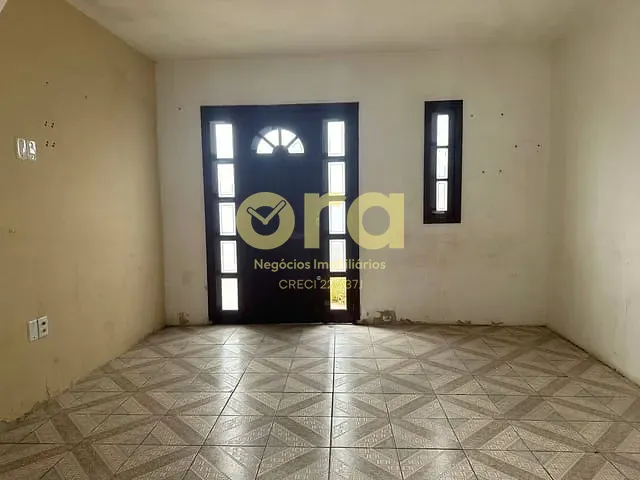 Casa com 300m² 2 quartos e 2 banheiros, à venda, no bairro Três Vendas em Pelotas