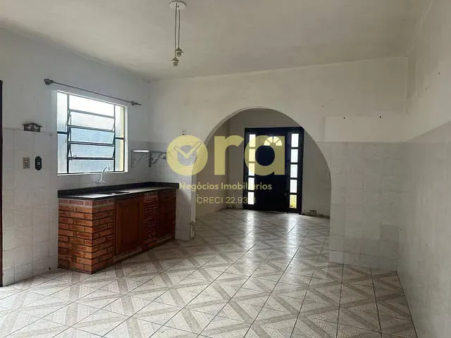 Casa com 300m² 2 quartos e 2 banheiros, à venda, no bairro Três Vendas em Pelotas