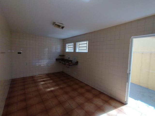 Casa com 250m² 3 quartos e 3 banheiros, à venda, no bairro São Lázaro em São João da Boa Vista