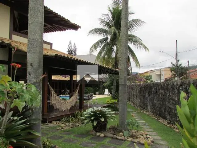 Casa com 1185m² 4 quartos e 6 banheiros, à venda, no bairro Itaipu em Niterói