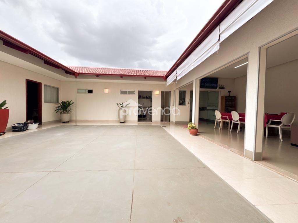 Casa, 4 quartos, 270 m² - Foto 9