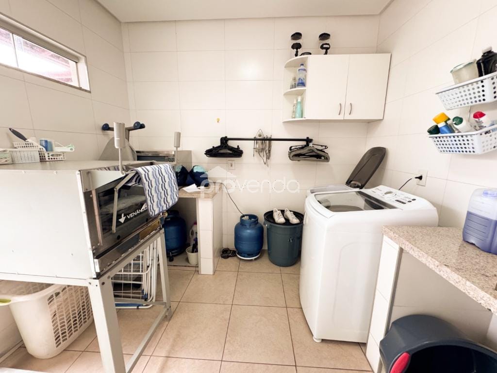 Casa, 4 quartos, 270 m² - Foto 12