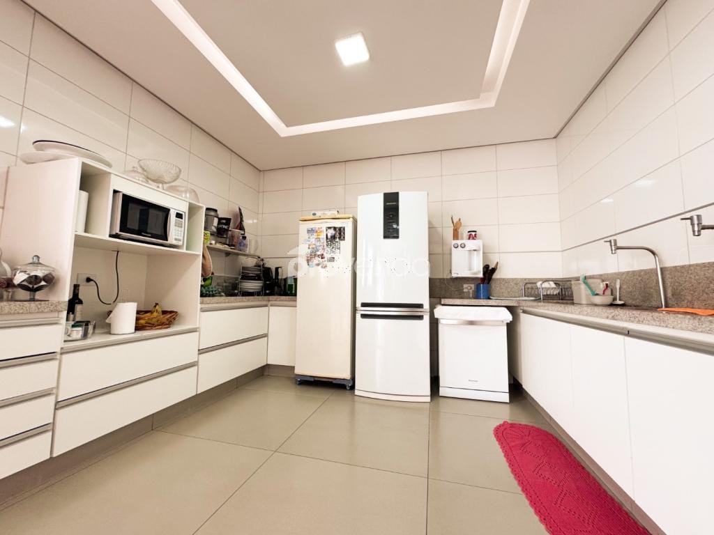 Casa, 4 quartos, 270 m² - Foto 19