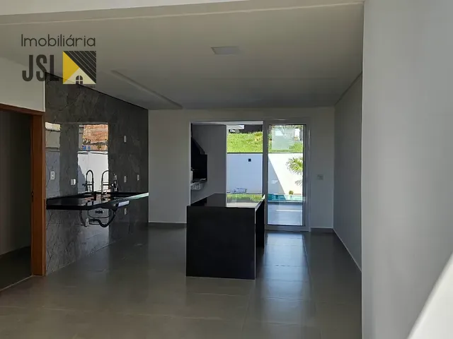 Casa com 300m² 3 quartos e 2 banheiros, à venda, no bairro Condomínio Terras do Vale em Caçapava