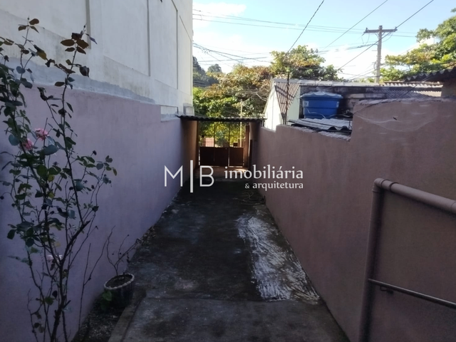 Casa 3 quartos e 1 banheiro, à venda ou para alugar, no bairro Vila Minalda em Cataguases