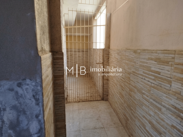 Casa 3 quartos e 1 banheiro, à venda ou para alugar, no bairro Vila Minalda em Cataguases