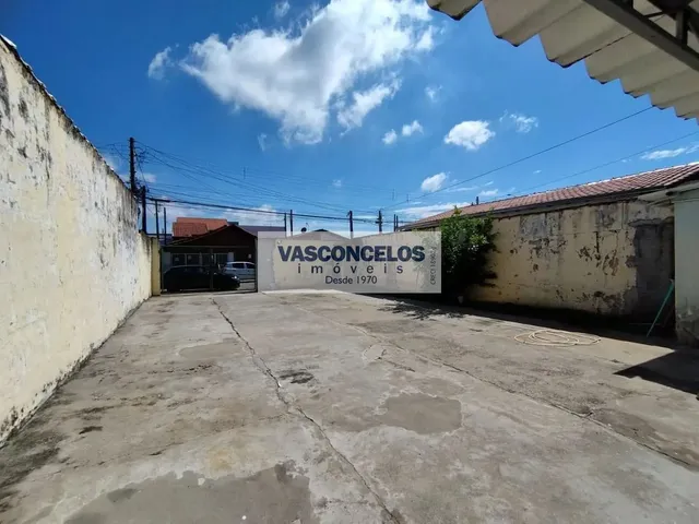 Casa com 300m² 3 quartos e 2 banheiros, à venda, no bairro Vila Industrial em São José Dos Campos
