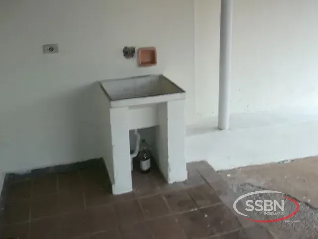 Casa 1 quarto e 1 banheiro, para alugar, no bairro Jardim Eneides em Nova Odessa