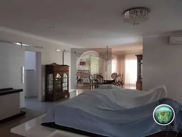 Casa com 416m² 4 quartos e 5 banheiros, à venda, no bairro Parque Campolim em Sorocaba