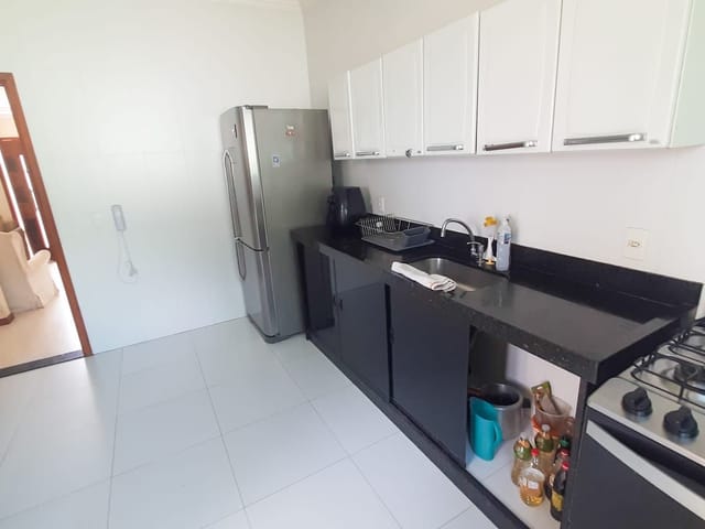 Casa com 200m² 3 quartos e 3 banheiros, à venda, no bairro Granja dos Cavaleiros em Macaé