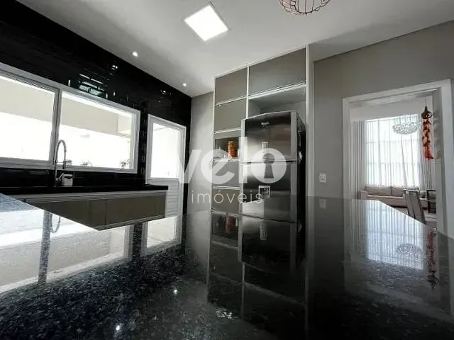 Casa com 350m² 3 quartos e 4 banheiros, à venda, no bairro Piracangaguá em Taubaté
