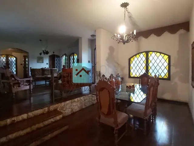 Casa com 700m² 4 quartos e 5 banheiros, à venda, no bairro Jardim Apolo em São José dos Campos