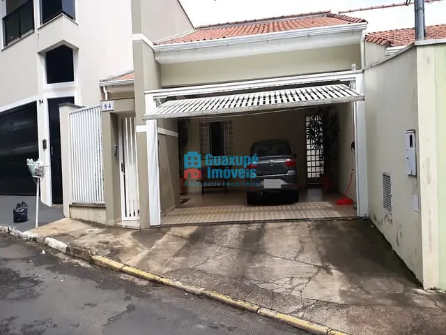 Casa com 296m², à venda, no bairro Jardim Planalto em Guaxupé