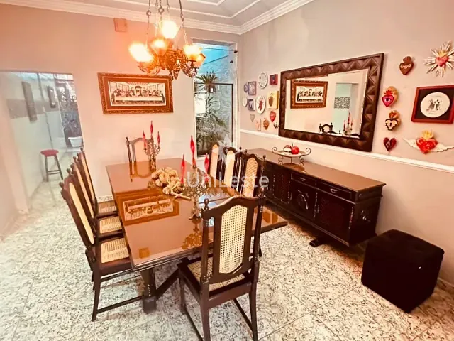 Casa 4 quartos e 3 banheiros, à venda, no bairro Sagrada Família em Belo Horizonte