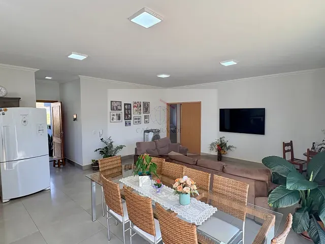 Casa com 522m² 3 quartos e 2 banheiros, à venda, no bairro Jardim  Vale Verde em Rolândia
