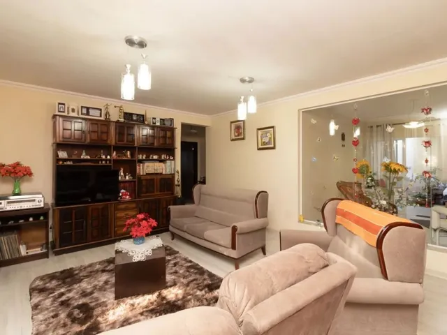 Casa com 400m² 2 quartos e 3 banheiros, à venda, no bairro São Braz em Curitiba