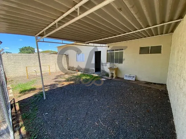 Casa com 100m² 1 quarto e 1 banheiro, para alugar, no bairro Área Rural em Santo Antônio de Posse