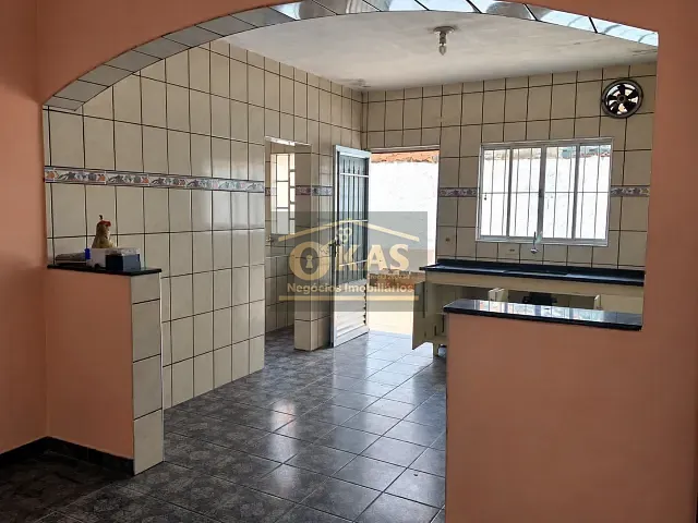 Casa com 250m² 3 quartos e 2 banheiros, à venda, no bairro Vila Amorim em Suzano