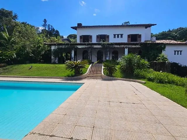 Casa 4 quartos e 4 banheiros, à venda, no bairro Beiral das Pedras em Atibaia