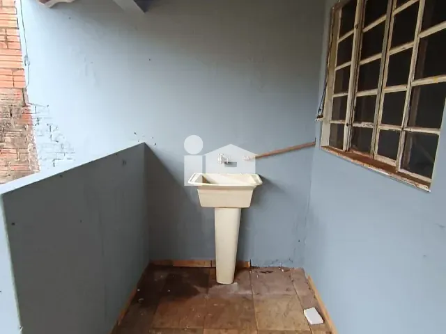 Casa 1 quarto e 1 banheiro, para alugar, no bairro Jardim do Lago em Rolândia