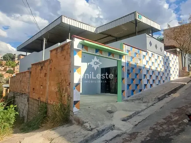 Casa com 420m² 3 quartos e 1 banheiro, à venda, no bairro Conjunto Taquaril em Belo Horizonte