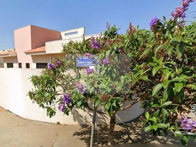 Casa com 204m² 3 quartos e 2 banheiros, à venda, no bairro Jardim Independência em Rolândia