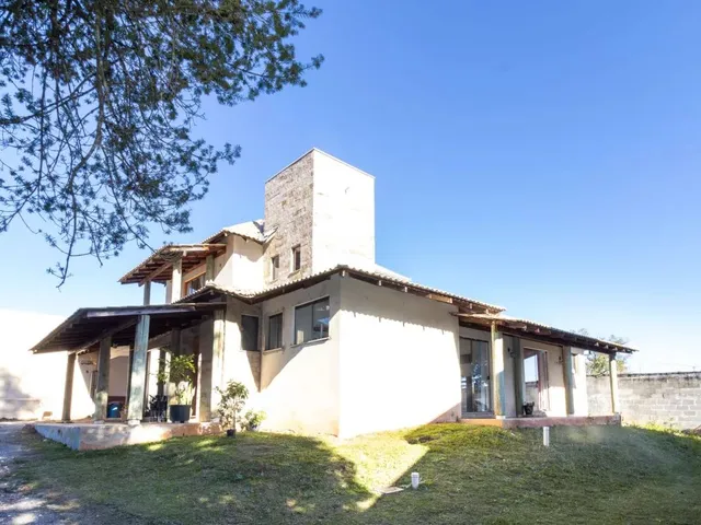 Casa com 400m² 3 quartos e 4 banheiros, à venda, no bairro São Braz em Curitiba