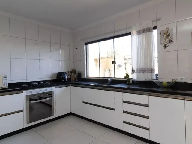Casa com 400m² 3 quartos e 4 banheiros, à venda, no bairro São Braz em Curitiba