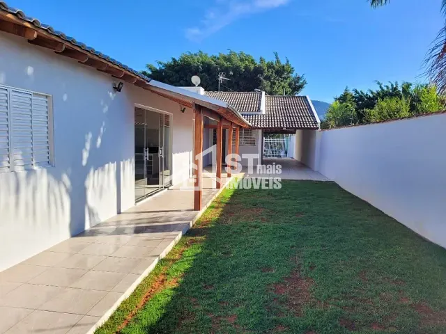 Casa com 545m² 4 quartos e 2 banheiros, à venda, no bairro Jd Ipe em Andradas