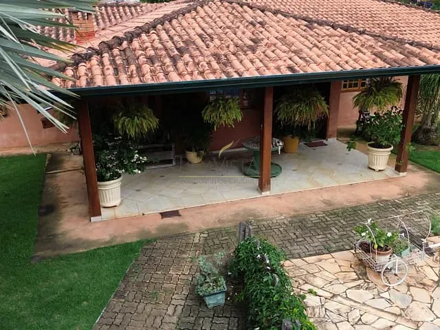 Casa com 1172m² 4 quartos e 5 banheiros, à venda, no bairro Jardim Santos Reis em Piracaia