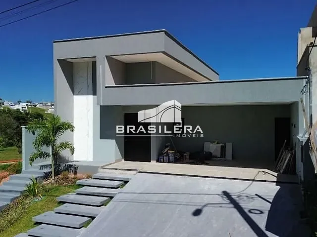 Casa com 300m² 3 quartos e 1 banheiro, à venda, no bairro Jardins Barcelona em Senador Canedo