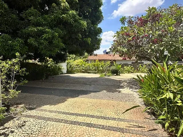 Casa com 2320m² 5 quartos e 6 banheiros, à venda, no bairro Horto em Teresina