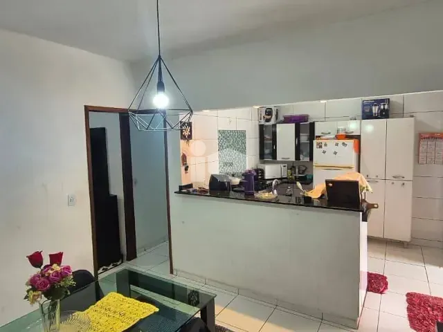 Casa 3 quartos e 2 banheiros, à venda, no bairro Jardim Nobre em Rolândia