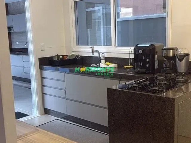 Casa com 252m² 4 quartos e 5 banheiros, à venda, no bairro Urbanova em São José dos Campos