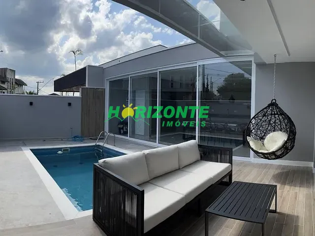 Casa com 252m² 4 quartos e 5 banheiros, à venda, no bairro Urbanova em São José dos Campos